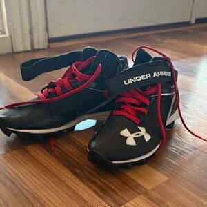 Under Armour Kids Black Sneakers with Red Laces